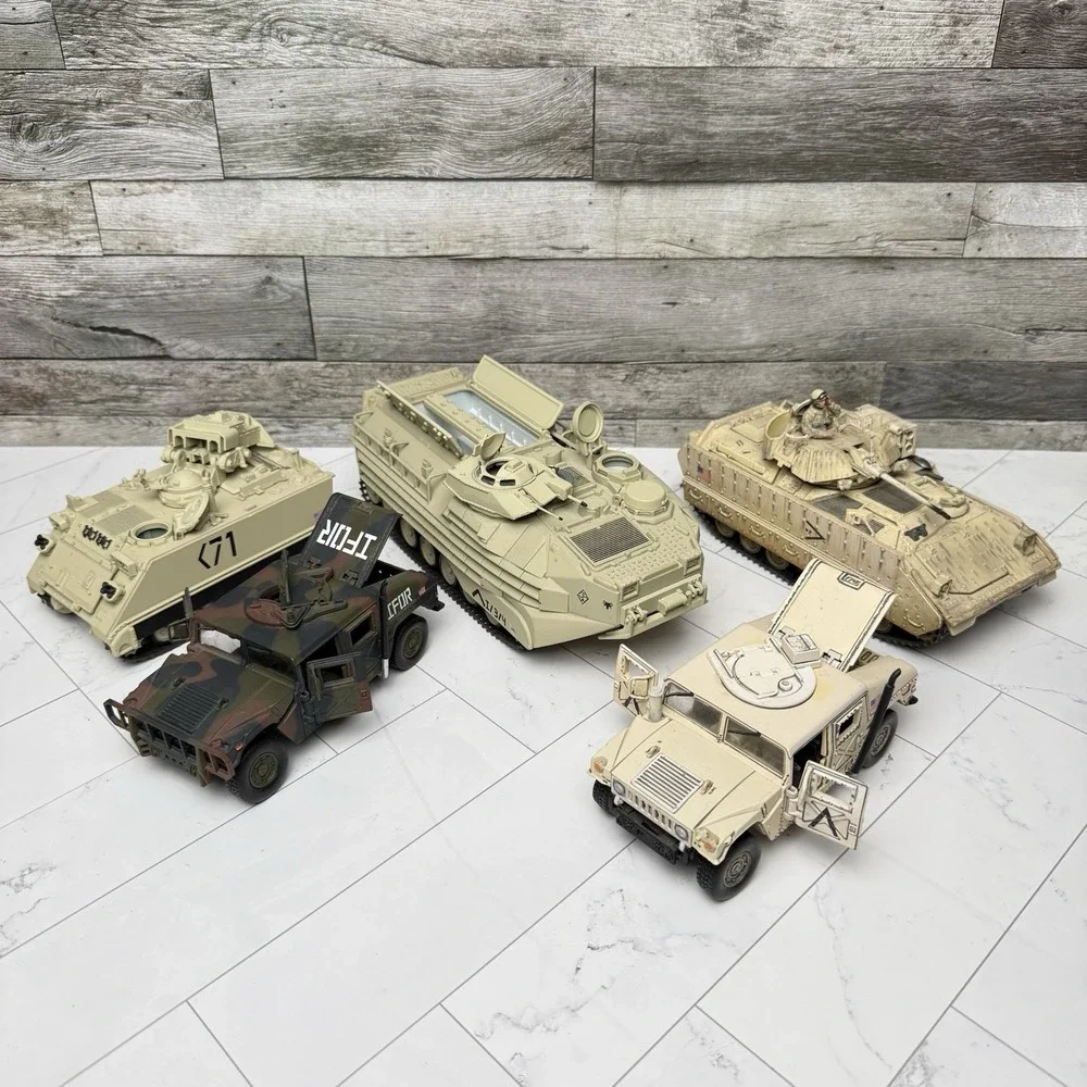 Unimax Mixed Lot of War Tanks & Hummers - Set of 5 - 1:24, 1:32 & 1:35